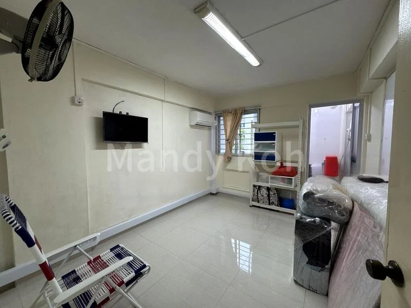 3 Room (3S) HDB for Rent in 163 Ang Mo Kio Avenue 4 - Image 3