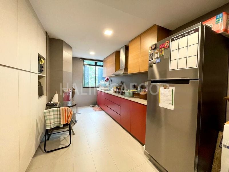 3 Bed Condo for Rent in The Park Vale - Image 2