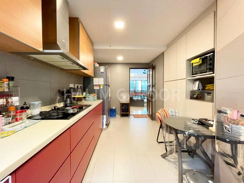 3 Bed Condo for Rent in The Park Vale - Image 3