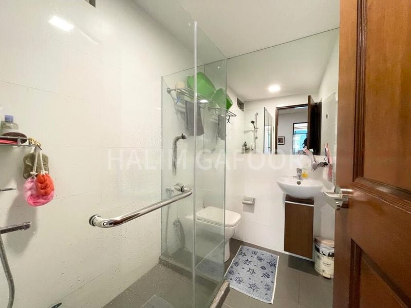 3 Bed Condo for Rent in The Park Vale - Image 8