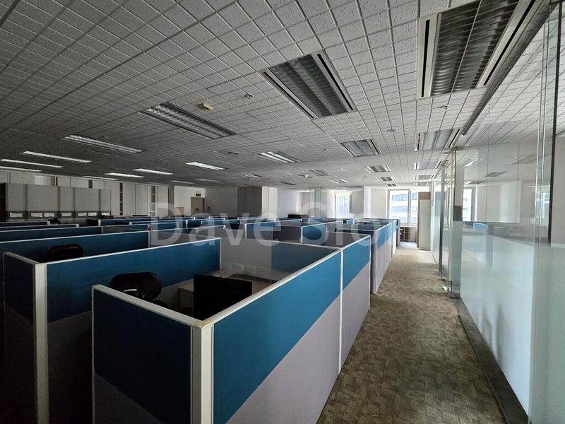 Office for Rent: Prudential Tower - Image 6