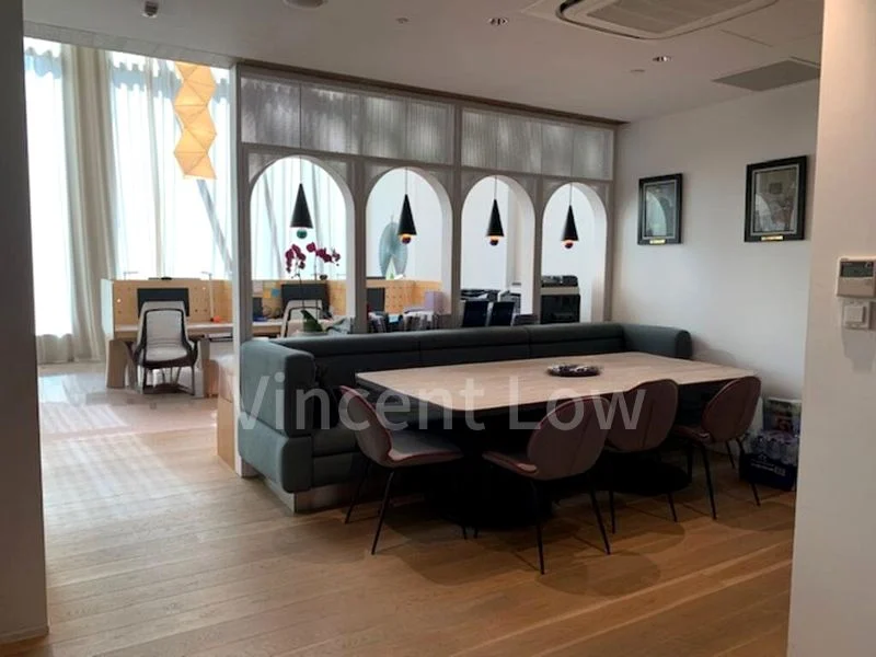 Office for Rent: Tahir Building - Image 6