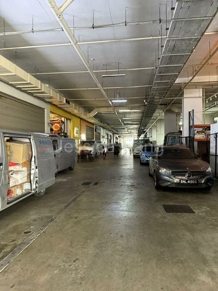 Light Industrial (B1) for Rent: Ramp Up / 20-Foot, Contained & Accessible - Image 1