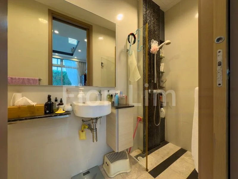 5 Bed Corner Terrace (Landed) for Sale in Mimosa Terrace - Image 13