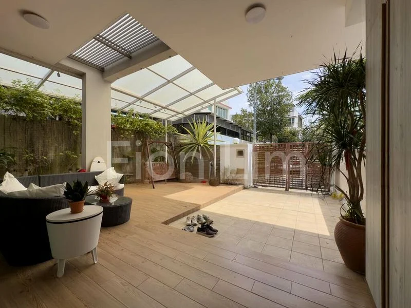 5 Bed Corner Terrace (Landed) for Sale in Mimosa Terrace - Image 1