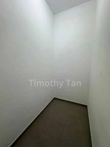 3 Bed Condo for Rent in  Skyline Residences - Image 6