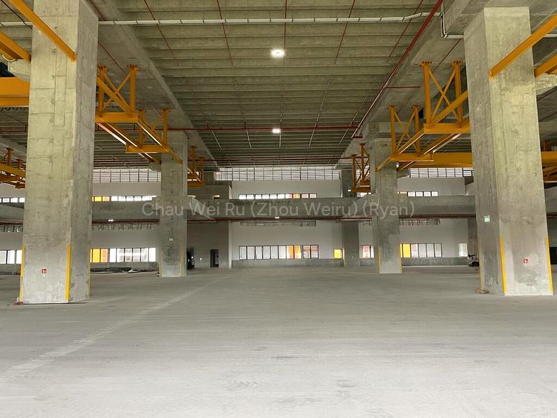 Factory / Workshop (B2) for Rent: 7x20 Ton Crane, 11m Clear Height, MRT - Image 2