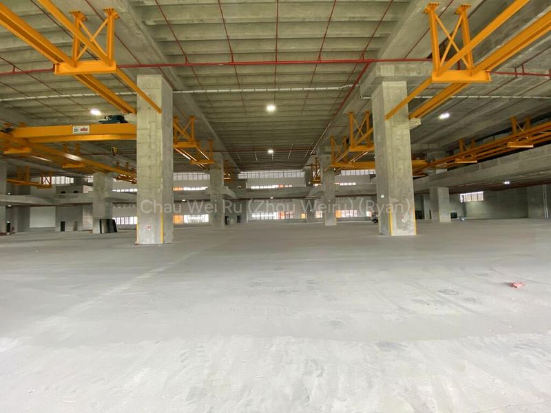 Factory / Workshop (B2) for Rent: 7x20 Ton Crane, 11m Clear Height, MRT - Image 1