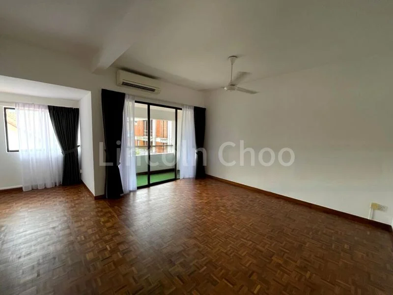 4+1 Bed Corner Terrace (Landed) for Sale in  Pasir Ris Beach Park - Image 1
