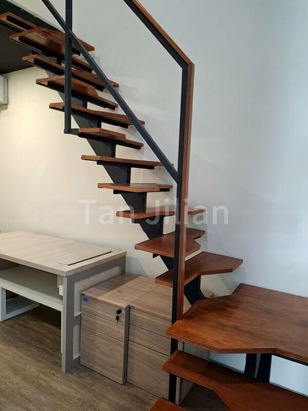 Light Industrial (B1) for Rent: Centro Bianco - Image 1