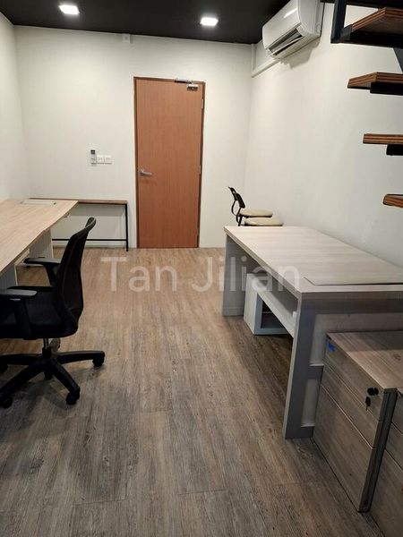 Light Industrial (B1) for Rent: Centro Bianco - Image 4