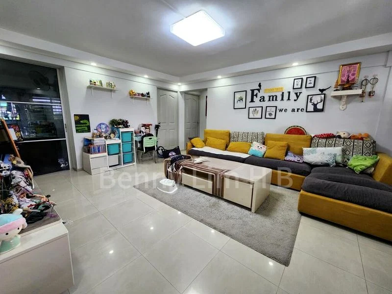 4 Room (4I) HDB for Sale in 227 Lorong 8 Toa Payoh - Image 1