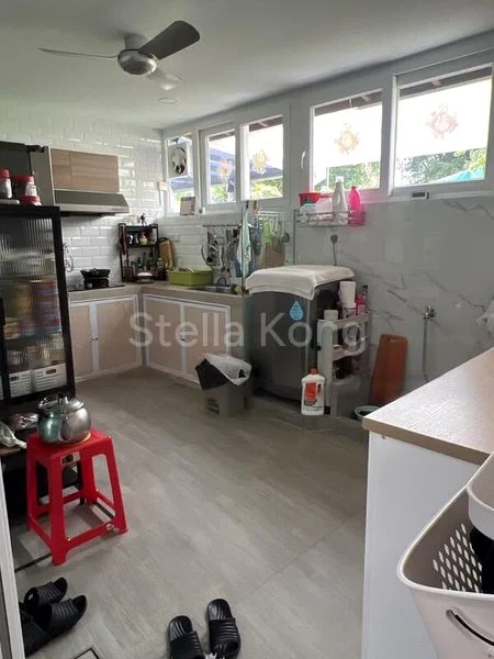 4 Bed Terraced House (Landed) for Sale in  Hong Heng Terrace - Image 4
