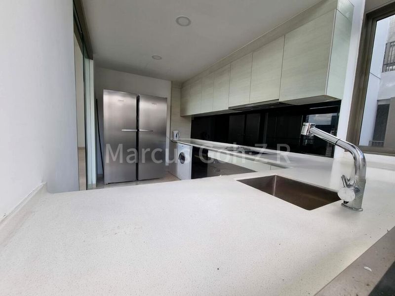 4 Bed Condo for Sale in  6 Derbyshire - Image 8