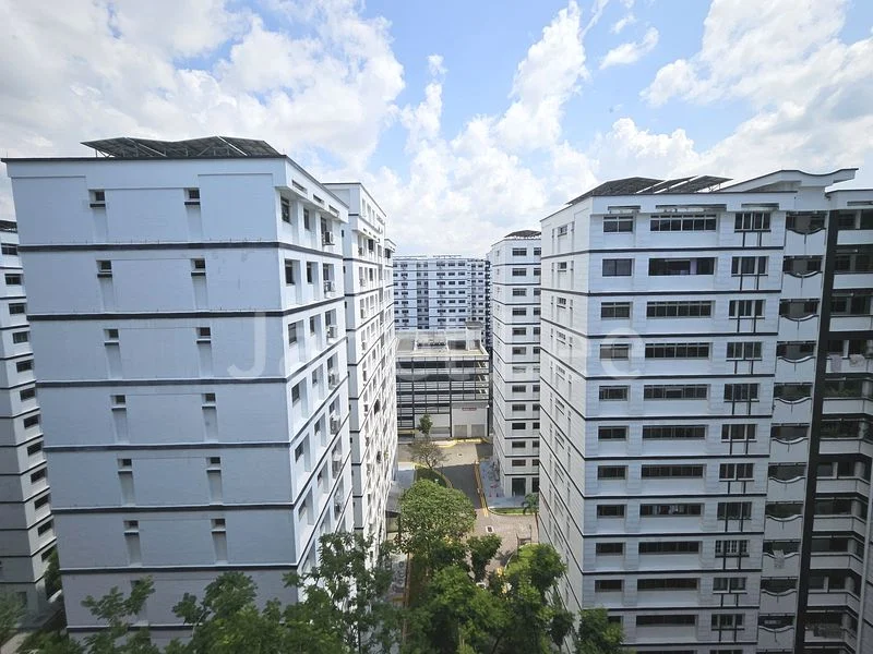 5 Room (5I) HDB for Rent in  491D Tampines Street 45 - Image 2