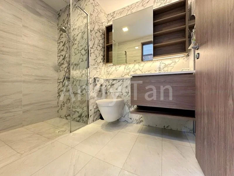 3 Bed Condo for Rent in  Queens Peak - Image 6