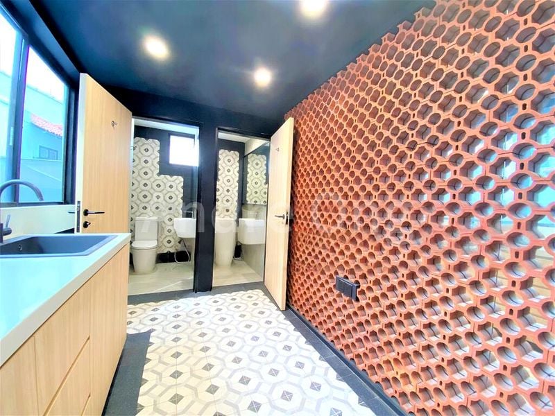 Office for Rent: ❤️️ Shophouse on Craig Road ❤️️ - Image 1