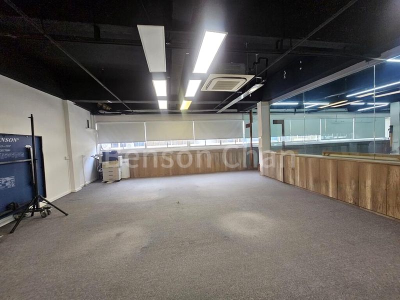 Light Industrial (B1) for Rent: Tong Lee Building - Image 2