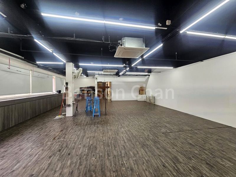 Light Industrial (B1) for Rent: Tong Lee Building - Image 4