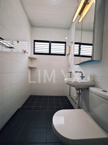 Master Room (HDB) for Rent in 234 Tampines Street 21 - Image 5