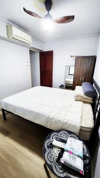 Room (HDB) for Rent in 547 Woodlands Drive 16 - Image 5