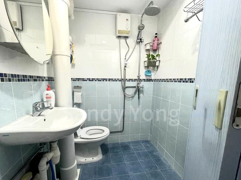 Room (HDB) for Rent in  13 Eunos Crescent - Image 4