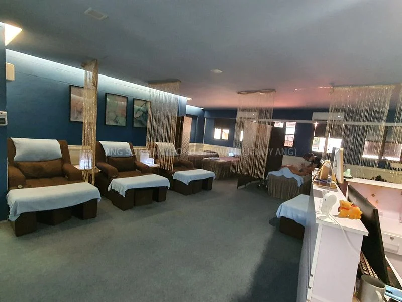 Shop / Shophouse for Rent: 2-Storey Corner Shophouse, Jurong West - Image 4