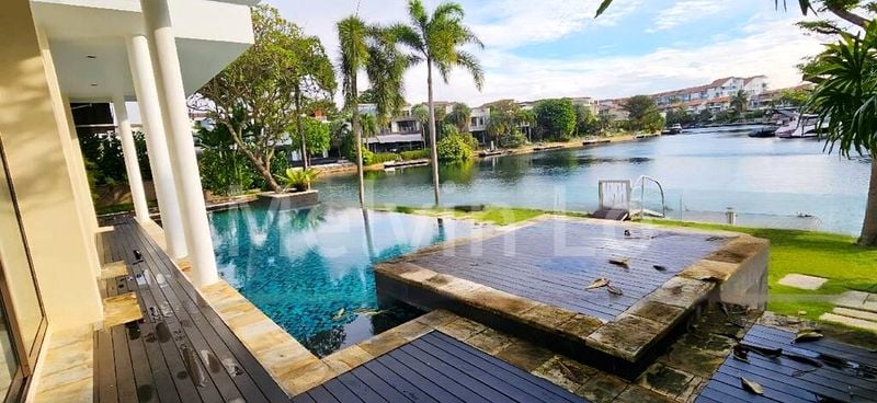 7 Bed Bungalow (Landed) for Sale in  Sandy Island - Image 1