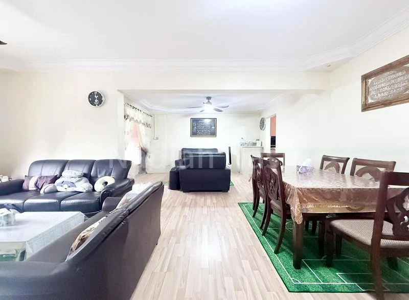 5 Room (5I) HDB for Sale in  870 Tampines Street 83 - Image 2