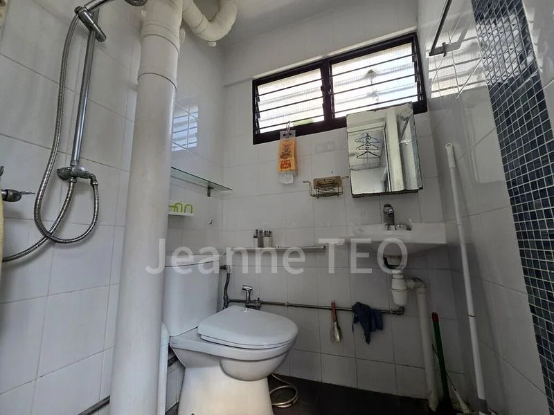 4 Room (4NG) HDB for Rent in  711 Hougang Avenue 2 - Image 2