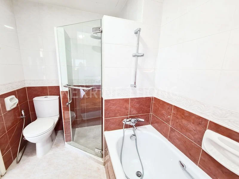 Master Room (Landed) for Rent in  Chempaka Kuning Link - Image 11