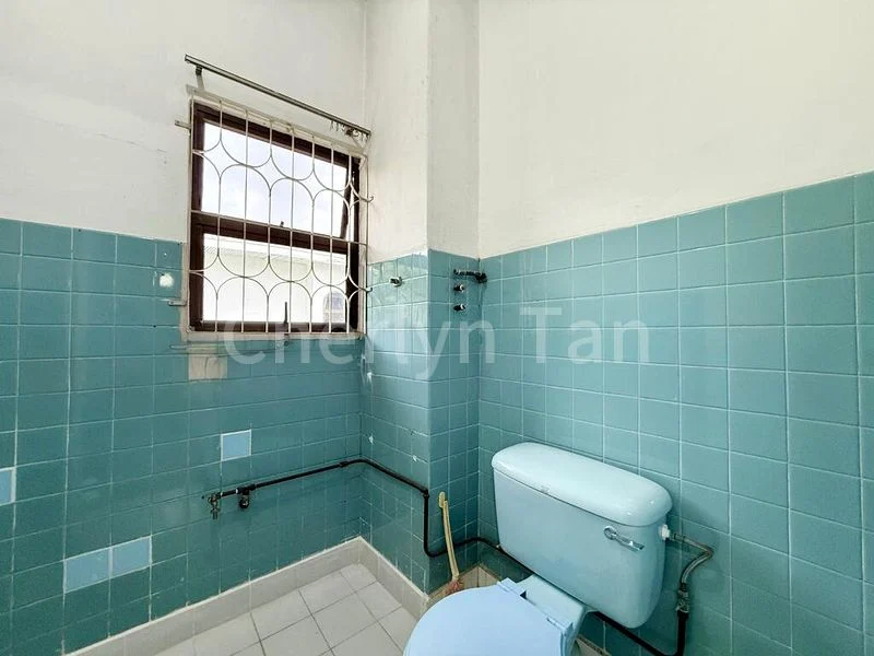 5 Bed Bungalow (Landed) for Rent in  Clementi Park - Image 4