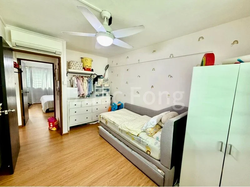 4 Room (4S) HDB for Sale in 334 Serangoon Avenue 3 - Image 4