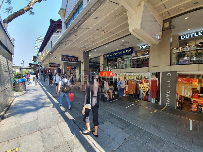 Shop / Shophouse for Sale: Prime Lucky Plaza Shop Facing Orchard Road - Image 2