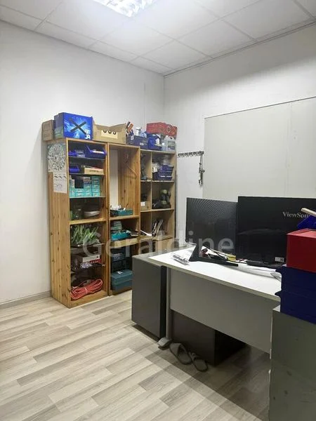 Factory / Workshop (B2) for Sale: Tuas factory, with a dormitory. - Image 3