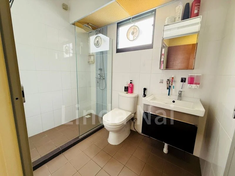 5 Room (5I) HDB for Sale in 274B Compassvale Bow - Image 11