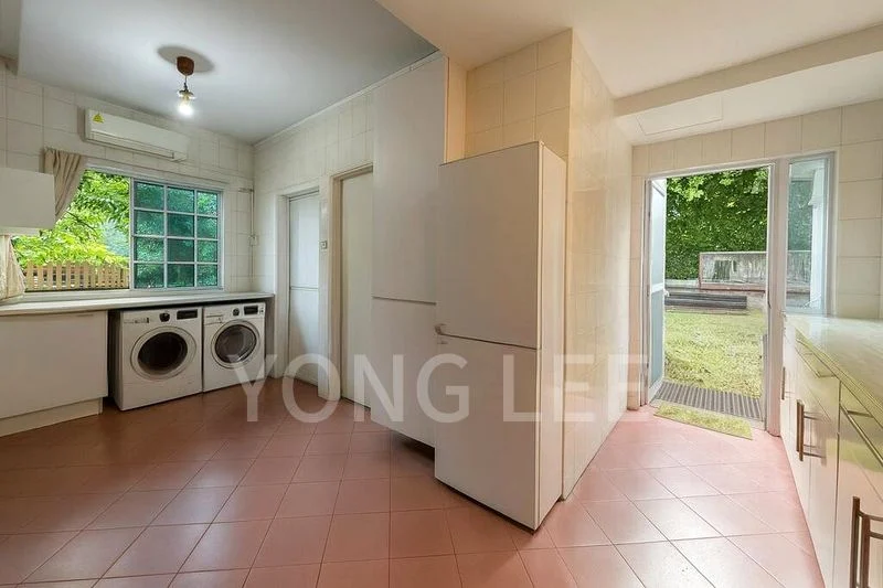 7 Bed Bungalow (Landed) for Rent in  Clementi Park - Image 4