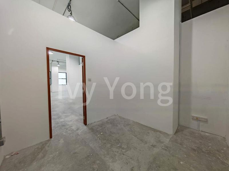 Light Industrial (B1) for Rent: Interlocal Centre - Image 11