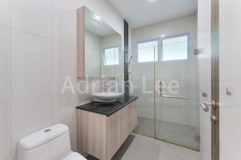 7 Bed Semi-Detached House (Landed) for Sale in  Eng Kong Park - Image 5