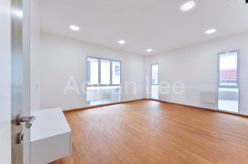 7 Bed Semi-Detached House (Landed) for Sale in  Eng Kong Park - Image 4