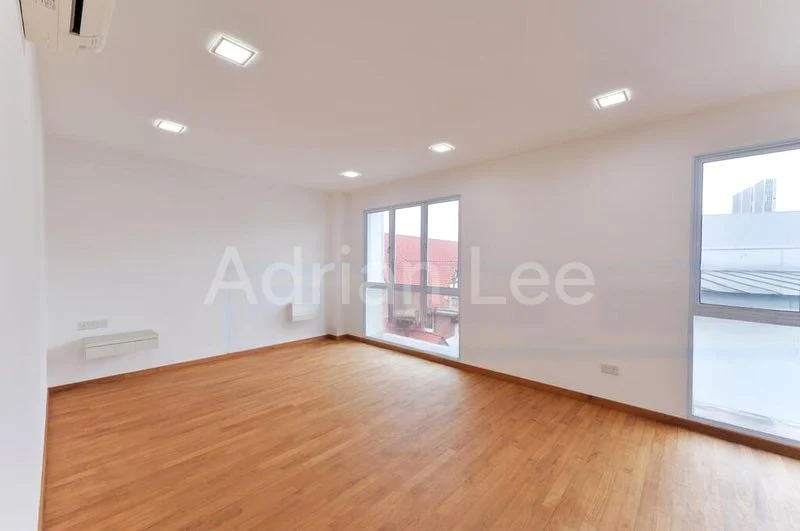7 Bed Semi-Detached House (Landed) for Sale in  Eng Kong Park - Image 2