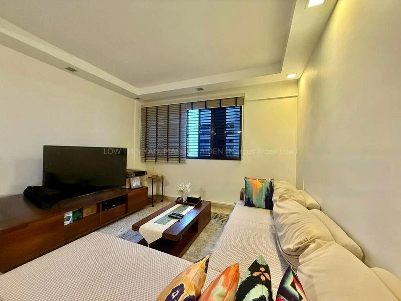 5 Room (5STD) HDB for Sale in  216 Lorong 8 Toa Payoh - Image 1