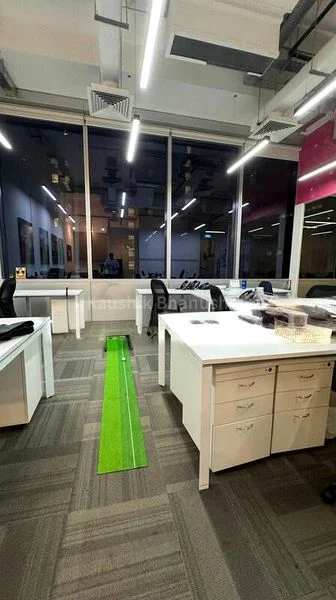 Office for Rent: Robinson Square - Image 10