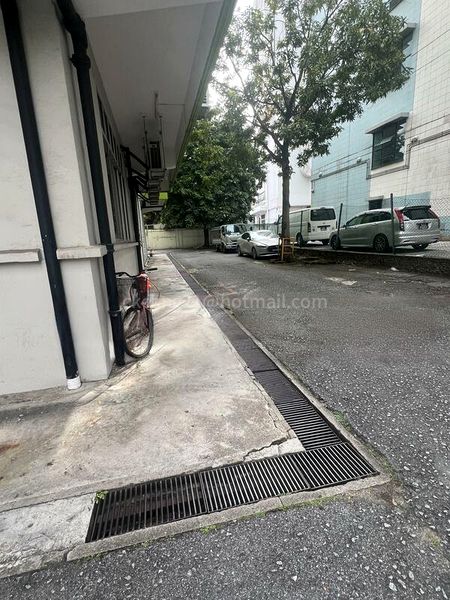Light Industrial (B1) for Rent: Macpherson Road - Image 3