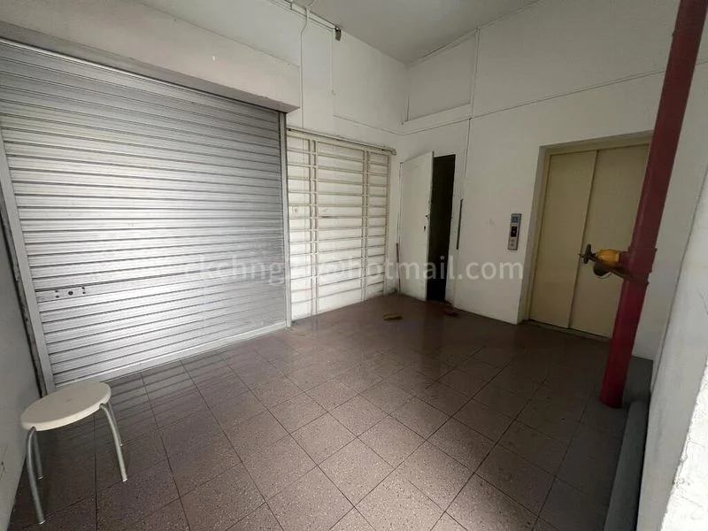 Light Industrial (B1) for Rent: Macpherson Road - Image 8