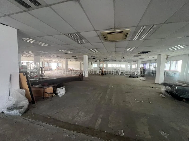 Light Industrial (B1) for Rent: Macpherson Road - Image 5