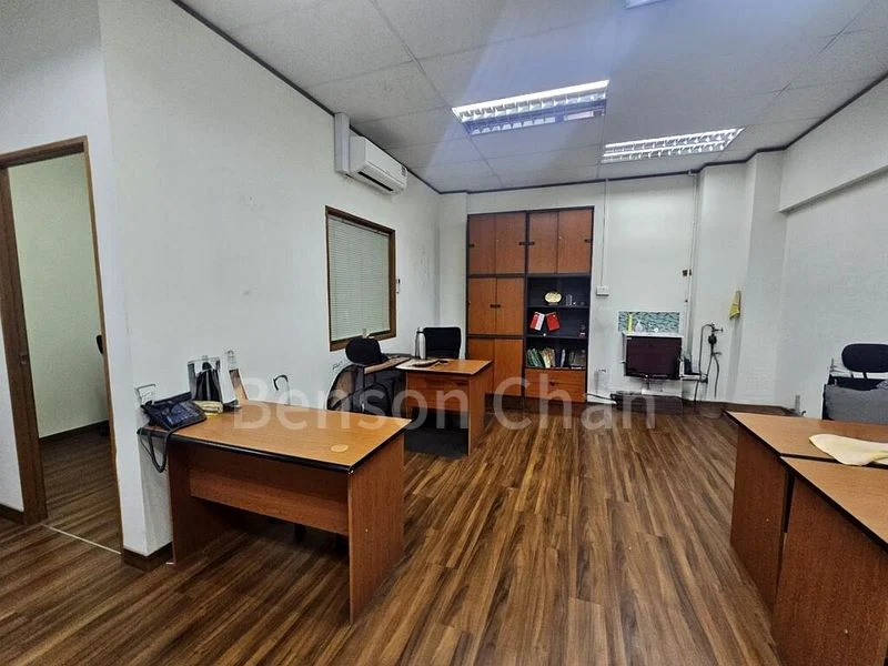 Warehouse for Rent: Shun Li Industrial Complex - Image 2