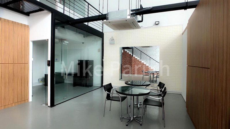 Light Industrial (B1) for Rent in  Oxley Bizhub - Image 2