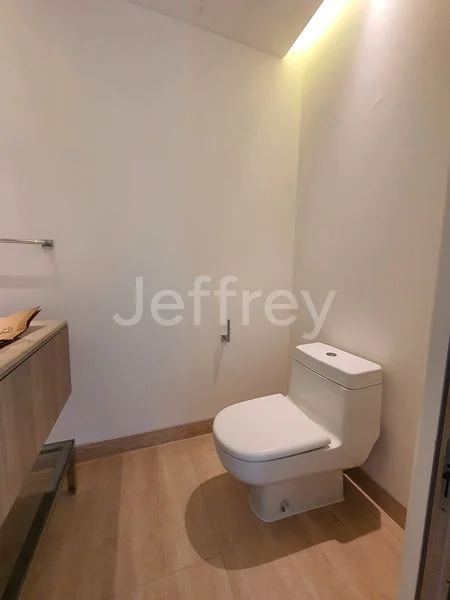 4+1 Bed Condo for Rent in Ardmore Residence - Image 11