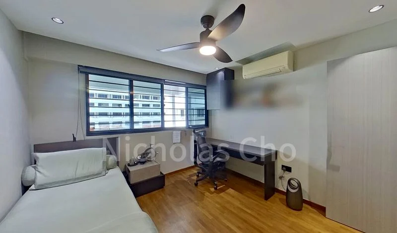 Maisonette HDB for Sale in  556 Jurong West Street 42 - Image 3